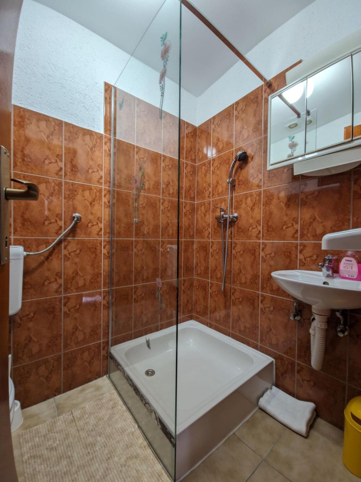 Apartments Nena สโมลยานัซ ภายนอก รูปภาพ